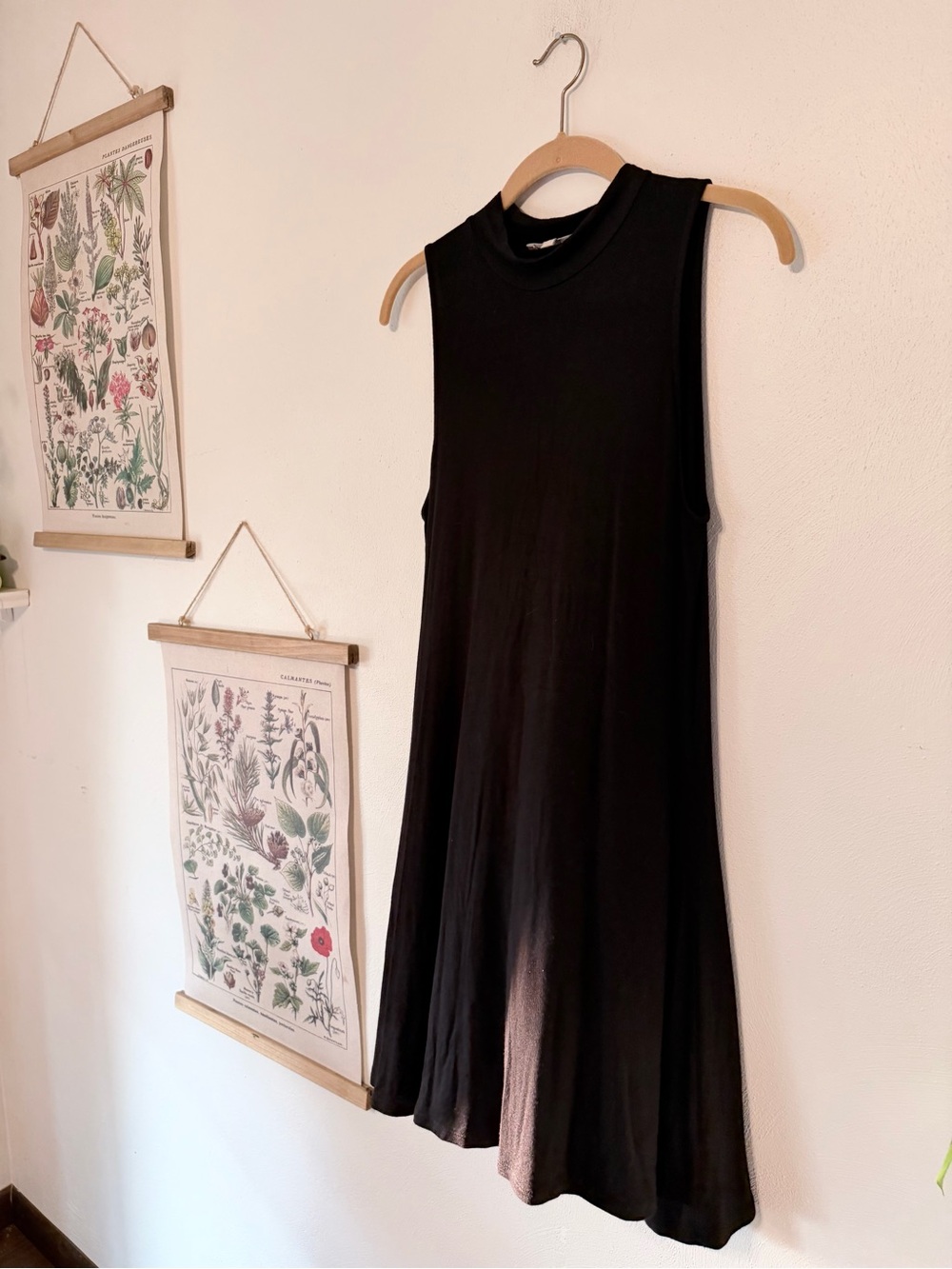 Joan Vass - Small - Sleeveless Black Midi Dress